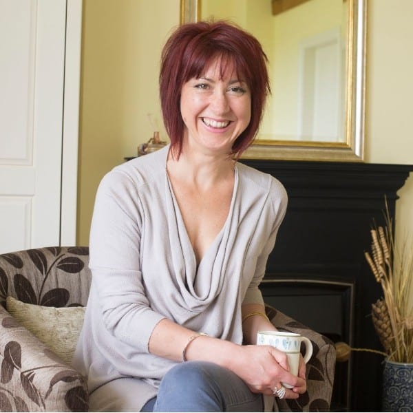 Course Founder – Dr Claire Maguire: Combining her expertise as a Health & Wellbeing Coach, Kundalini Yoga teacher, chakra dance practitioner, and meditation & breathwork trainer.